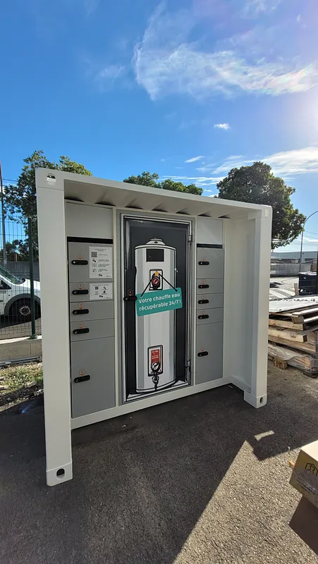 Abri de casiers extérieur avec casier grand volume pour chauffe-eau, FIC