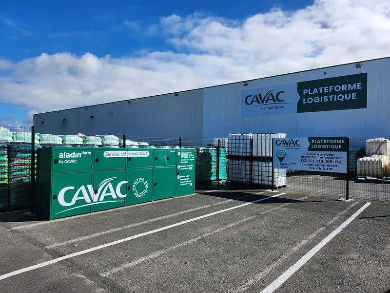 Casiers de retrait 24h/24 sur la plateforme logistique CAVAC
